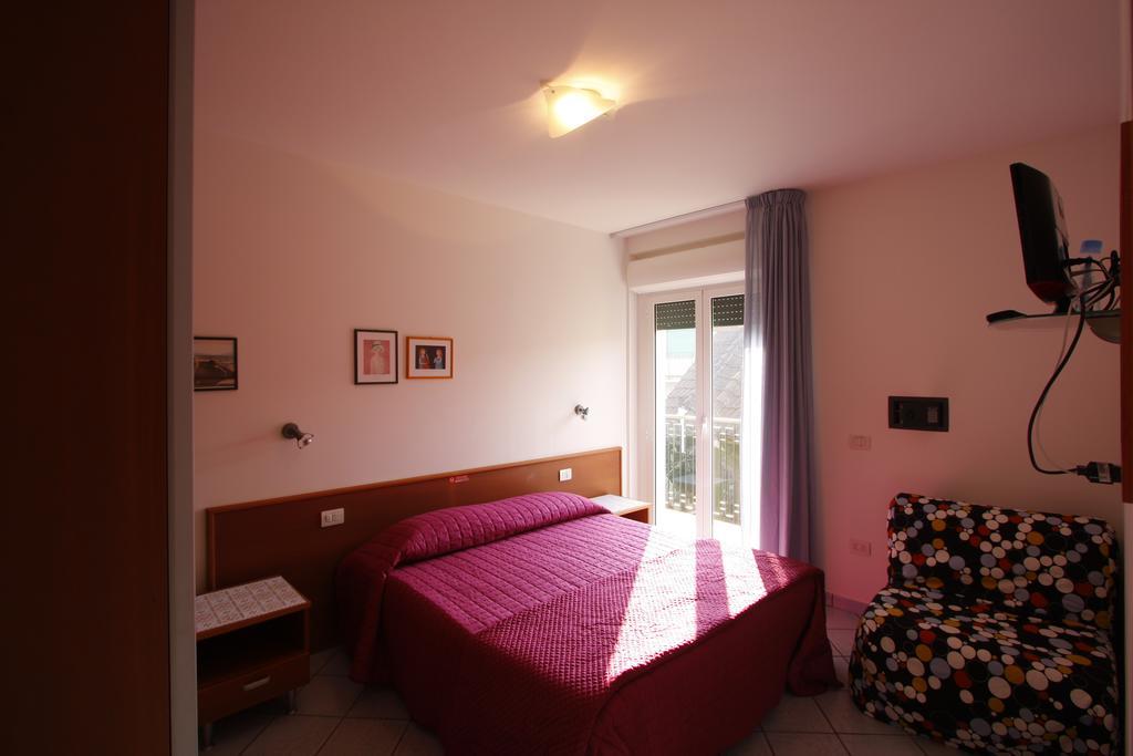Casa Vacanze Villa Spina 산베네데토델트론토 객실 사진